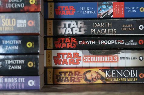 What order to read Star Wars books and why pineapple on pizza is a galactic debate